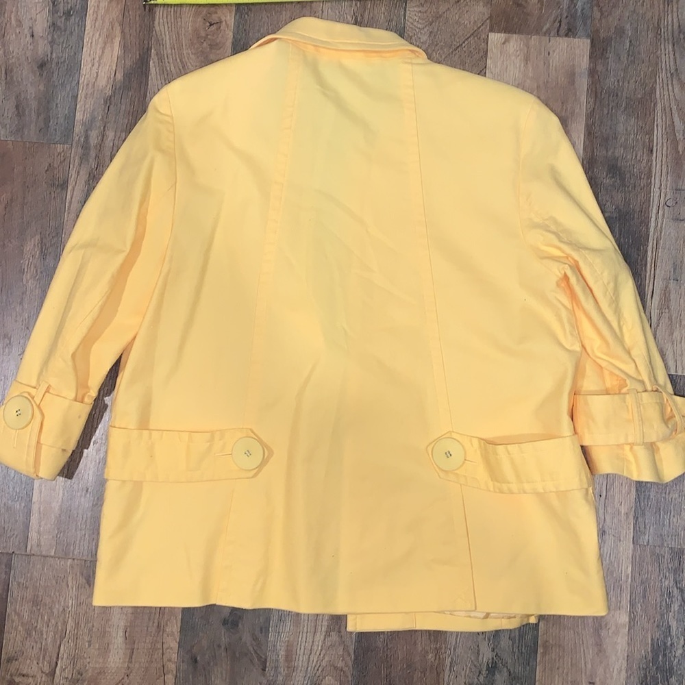 Coldwater Creek Yellow Blazer. 3/4 sleeves. Fully lined.  Large buttons. - Picture 5 of 6
